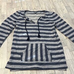 Aerie pullover striped with pockets. Size XS.